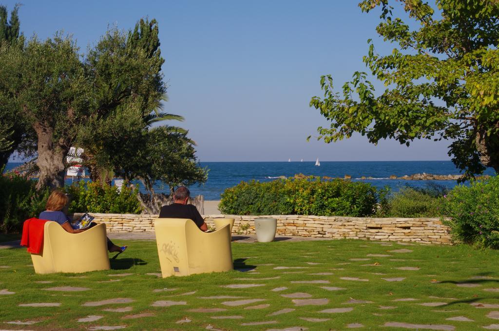 Residence Acquamarina San Benedetto del Tronto Exterior foto